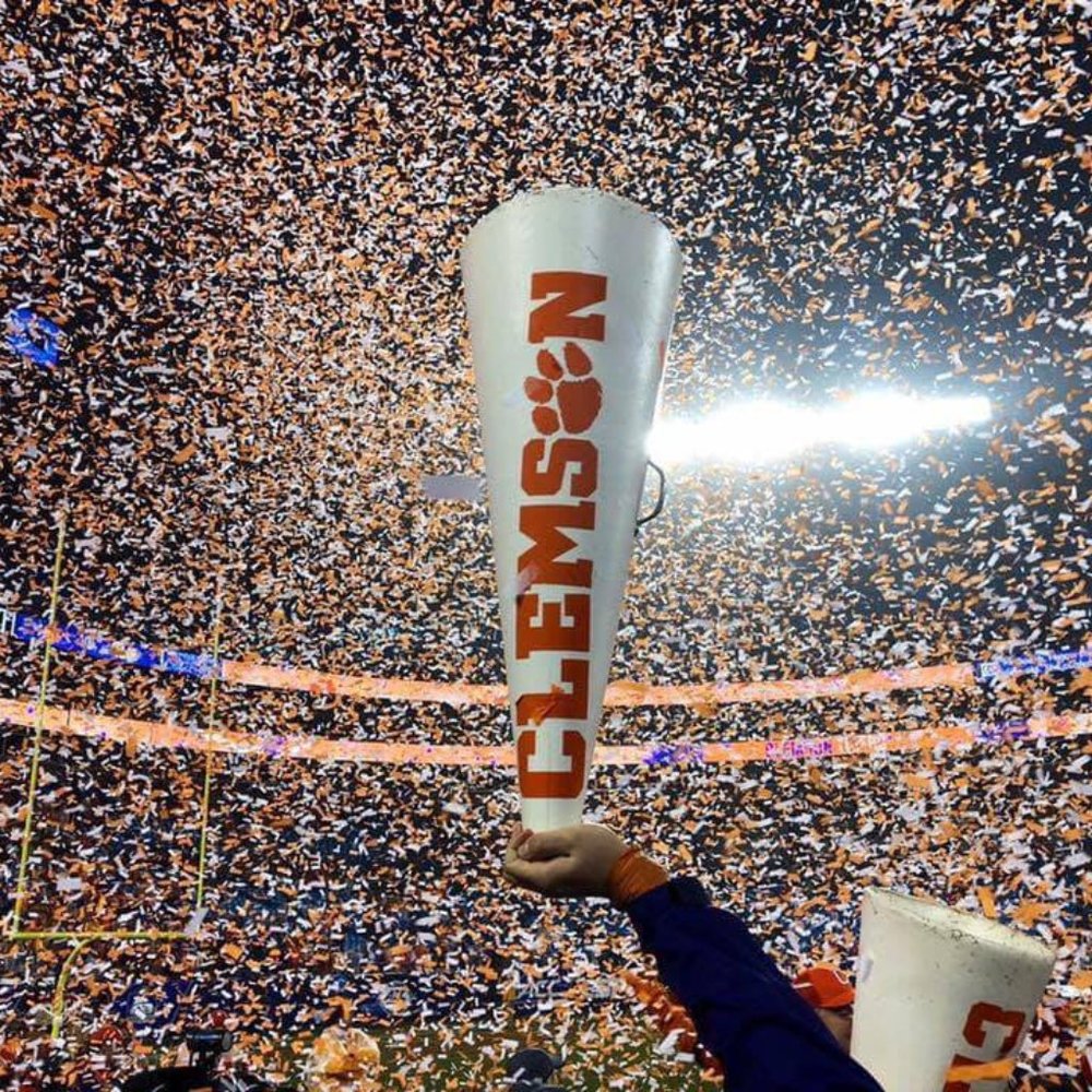 Meet your Posher, Deedee